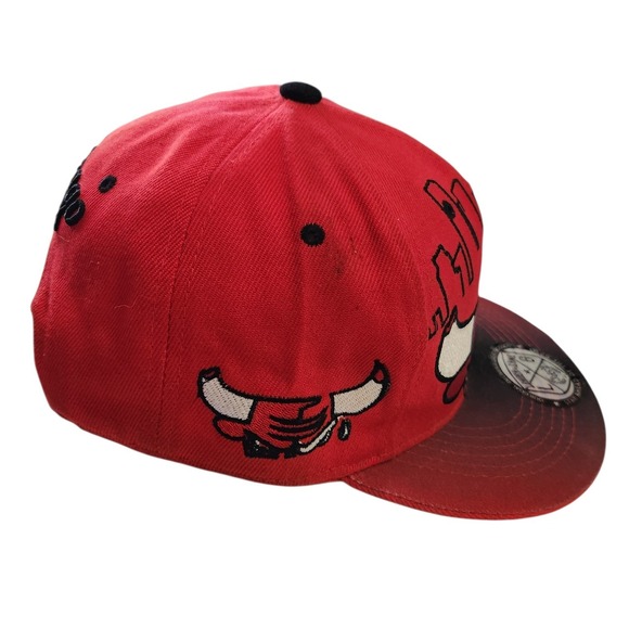 Leader of the Game Chicago Snapback Hat Red Black Skyline Bulls Graphic Cap - Picture 3 of 8
